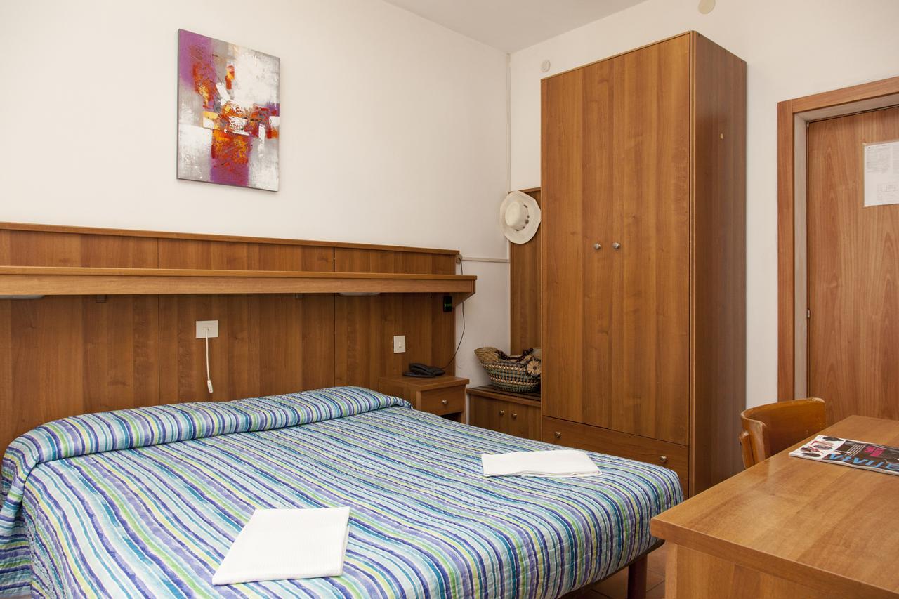 Hotel Taormina Лидо ди Йезоло Екстериор снимка