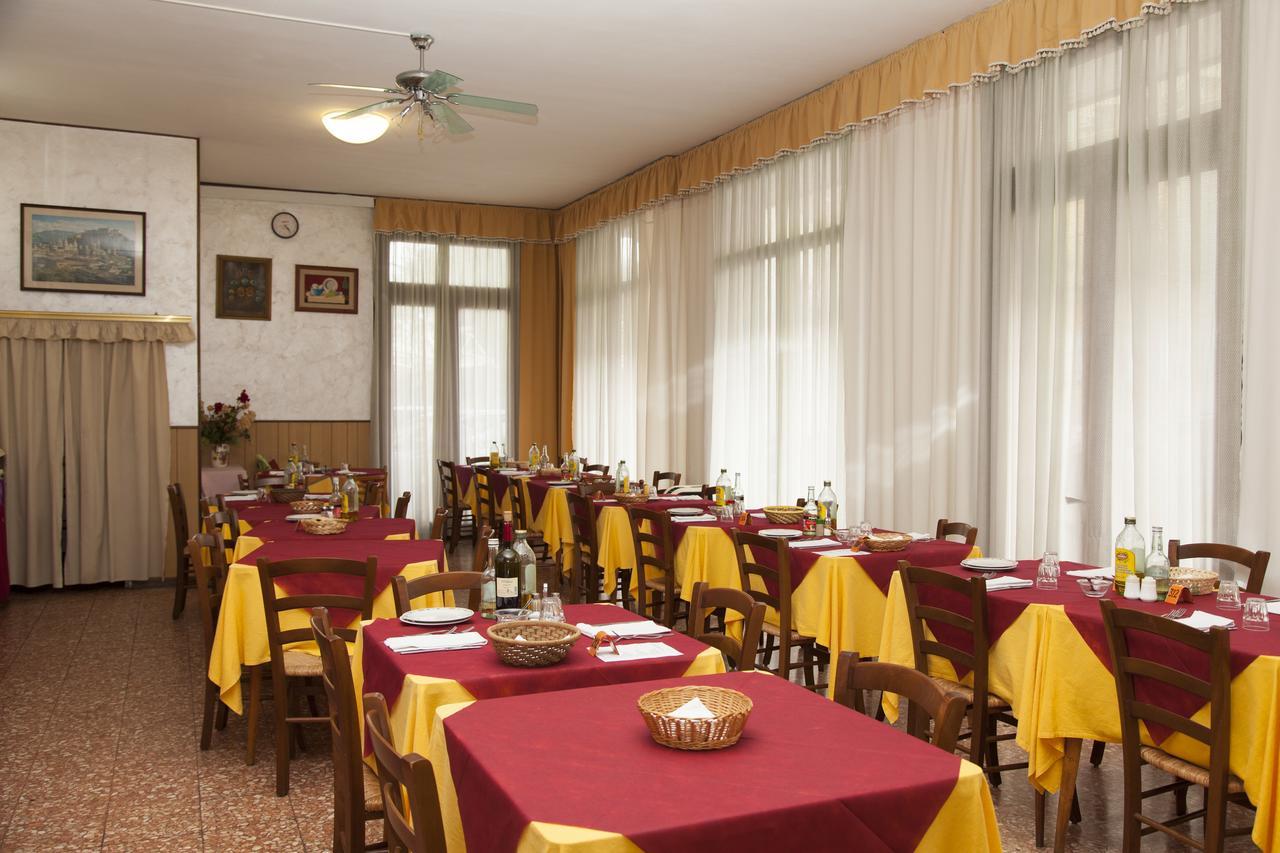 Hotel Taormina Лидо ди Йезоло Екстериор снимка