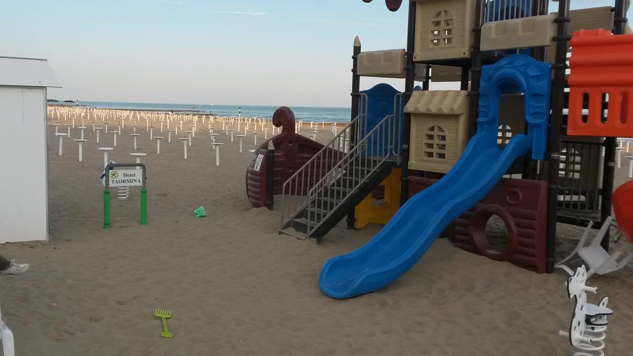 Hotel Taormina Лидо ди Йезоло Екстериор снимка
