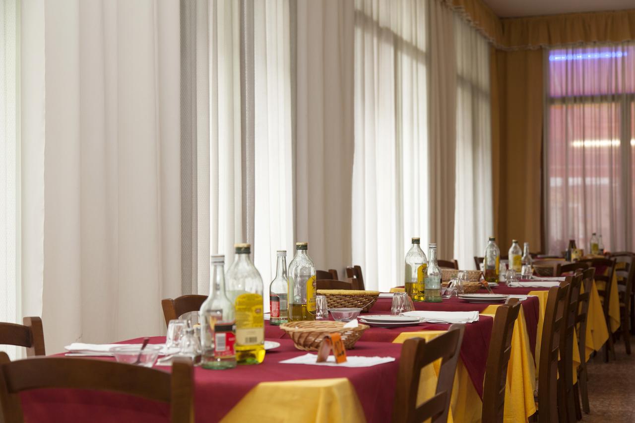 Hotel Taormina Лидо ди Йезоло Екстериор снимка